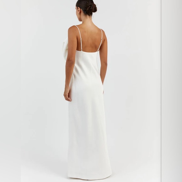 DISH AISLE WHITE FRONT BOW MIDI DRESS - 4 - Picture 4 of 14